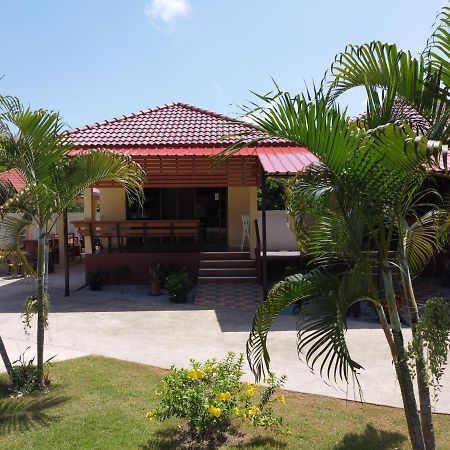 Naluemon Village Fh 1 Rayong Zewnętrze zdjęcie