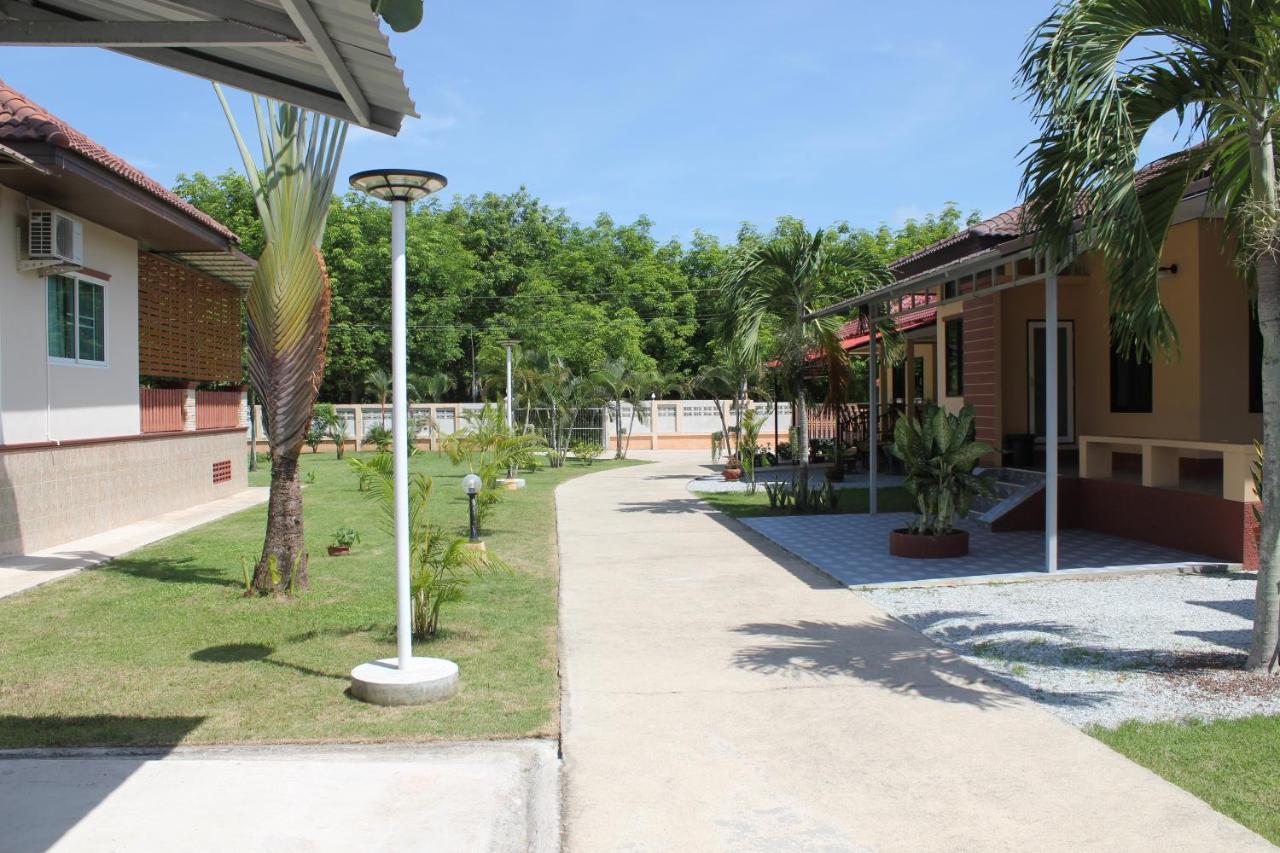 Naluemon Village Fh 1 Rayong Zewnętrze zdjęcie